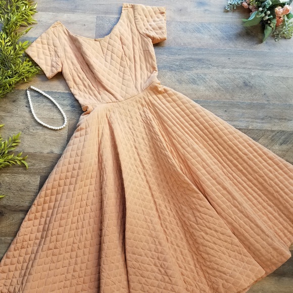 Dresses & Skirts - Vintage Quilted Peach Dress